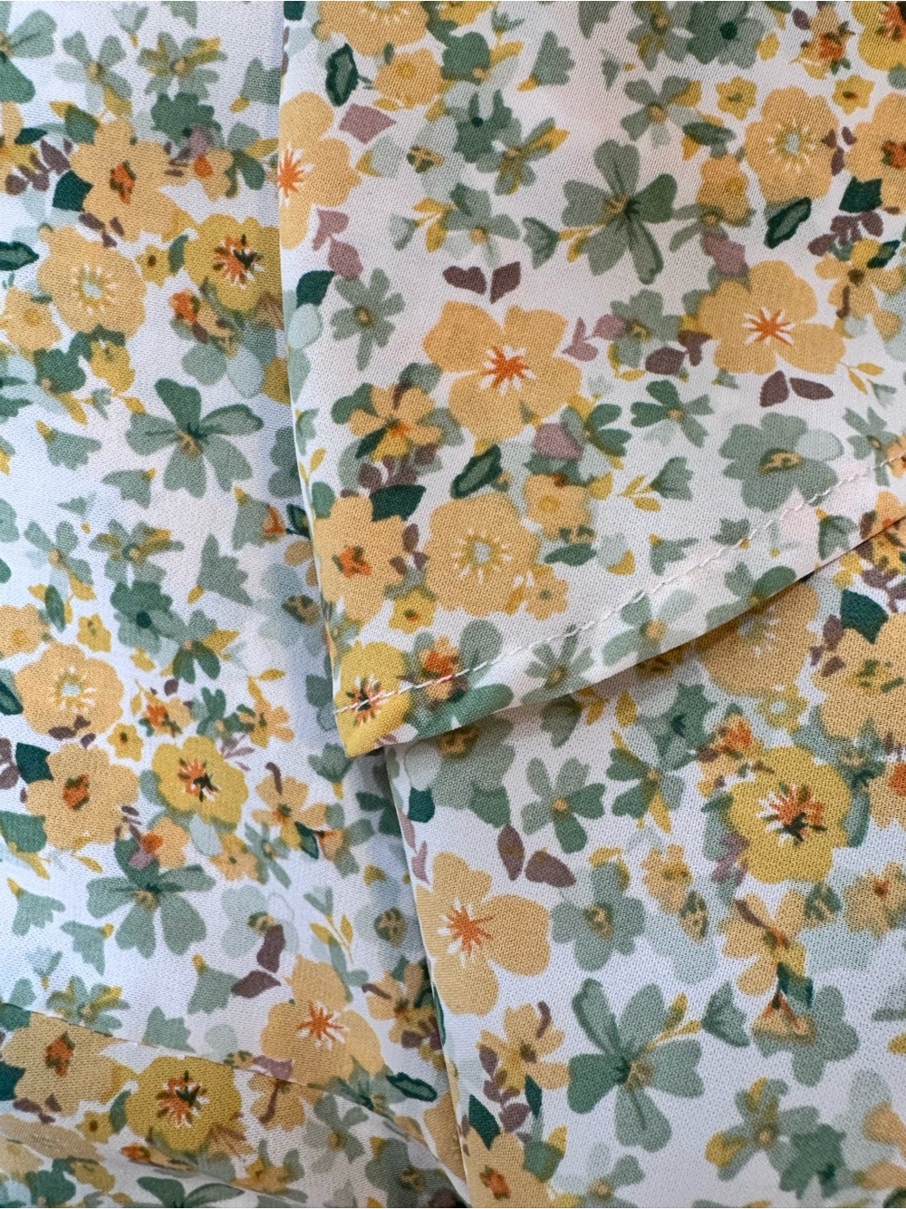 Bloomchic Women's Yellow Floral V-Neck Top size 16 - Picture 6 of 7